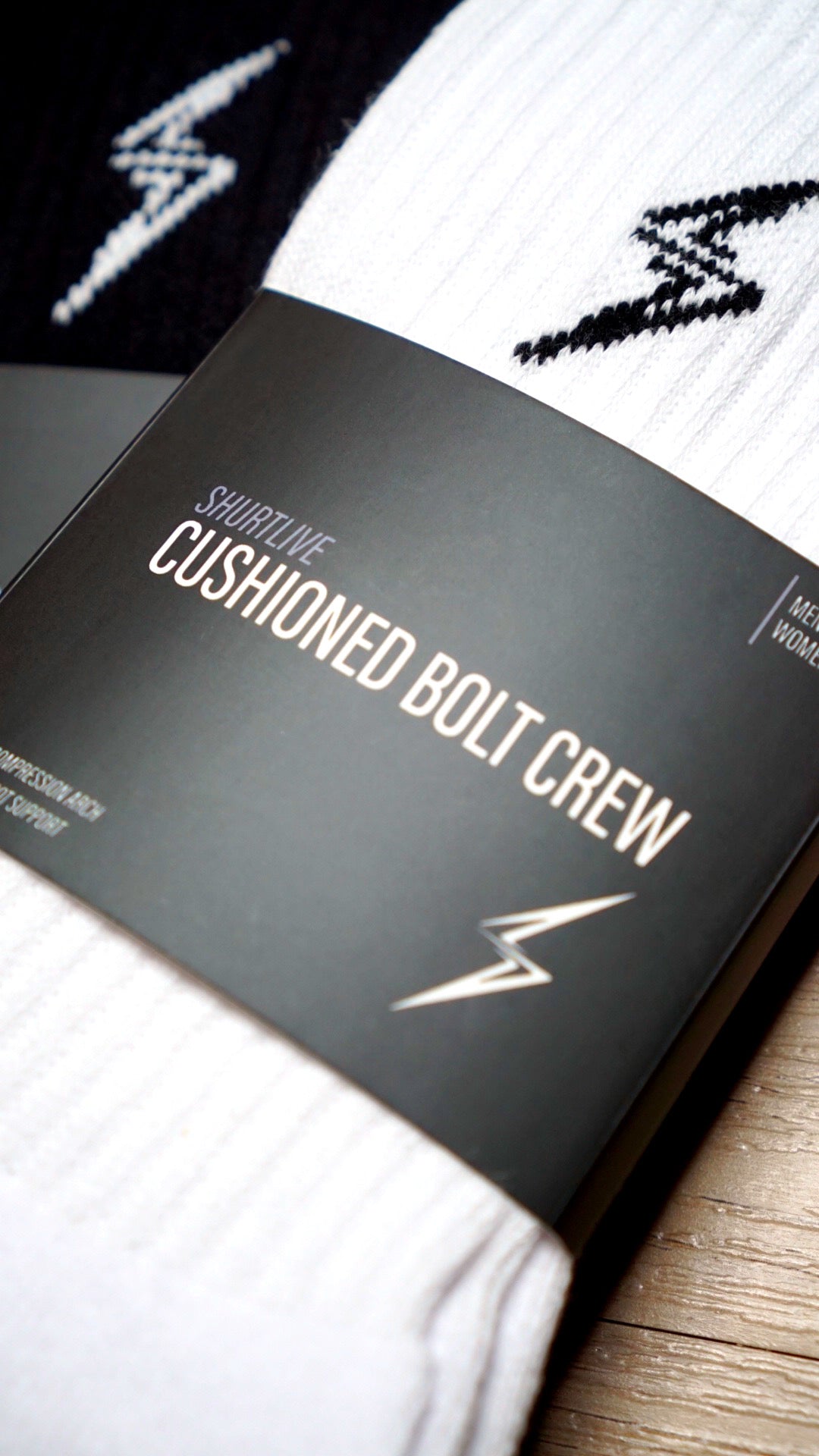 Shurtlive Cushioned Bolt Crew Socks-White